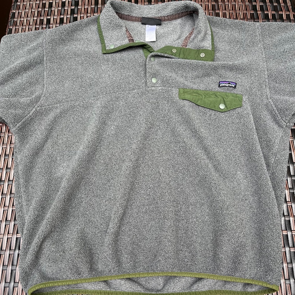 Patagonia Synchilla Size M Gray/Olive Green